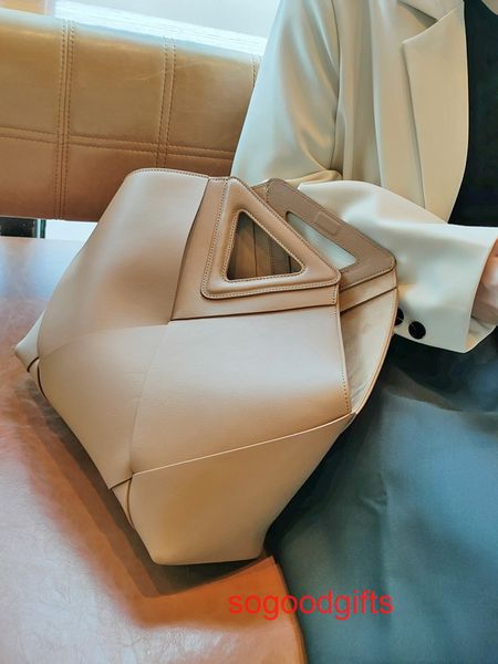 

venetta bag triangle handbag point crossbody bottebags with the 2023 bag new big cowhide tote women's large capacity woven handbag comm