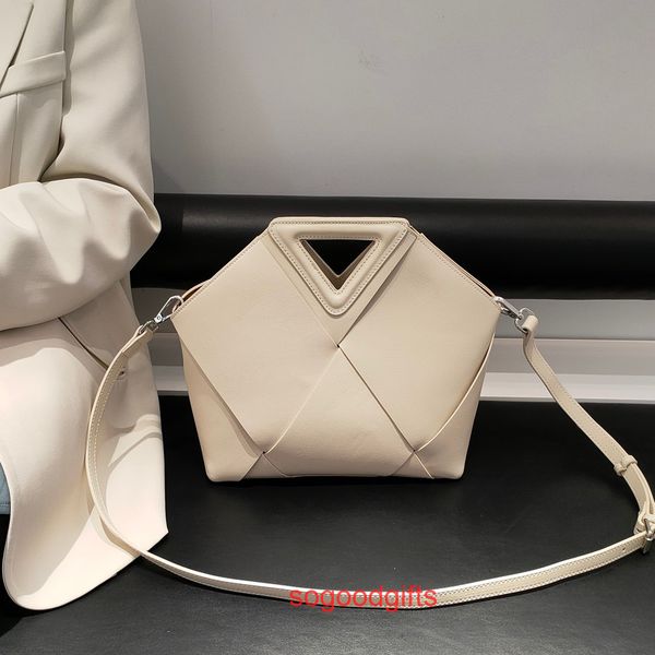 

venetta bag triangle handbag point crossbody bottebags with the 2023 early spring new popular woven tote bag cowhide handbag light luxu 5tj2