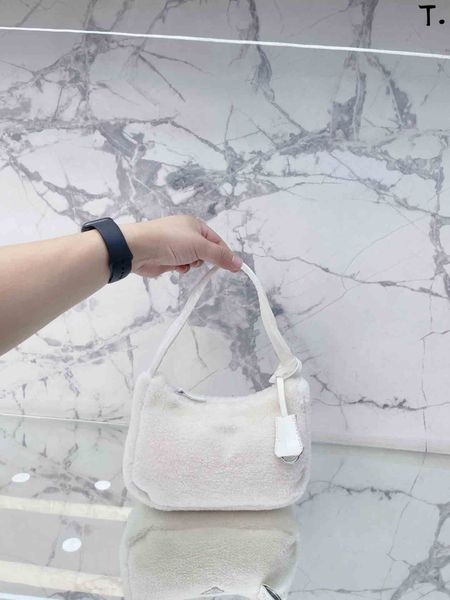 

2022 designer bag plush zipper bags fuzzy package metal triangle log hobos winter autumn soft handbag cute purse