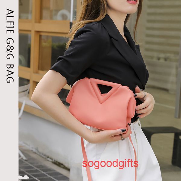 

venetta bag triangle handbag point crossbody bottebags with the inverted triangle handbag fold clip women's summer 2023 new candy colo