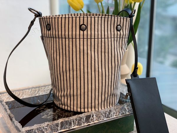 

2022new designer shoulder bag women's canvas bucket bag size 20cm long 27cm high
