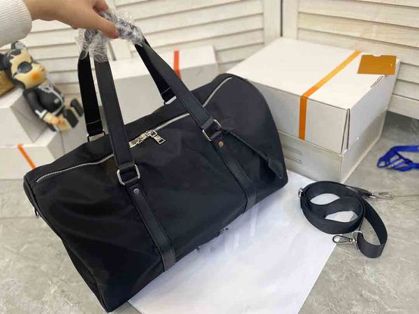 

2022 nylon travel bag airport bags designer bag metal triangle logo tote bag high capacity big size 44cm 42cm