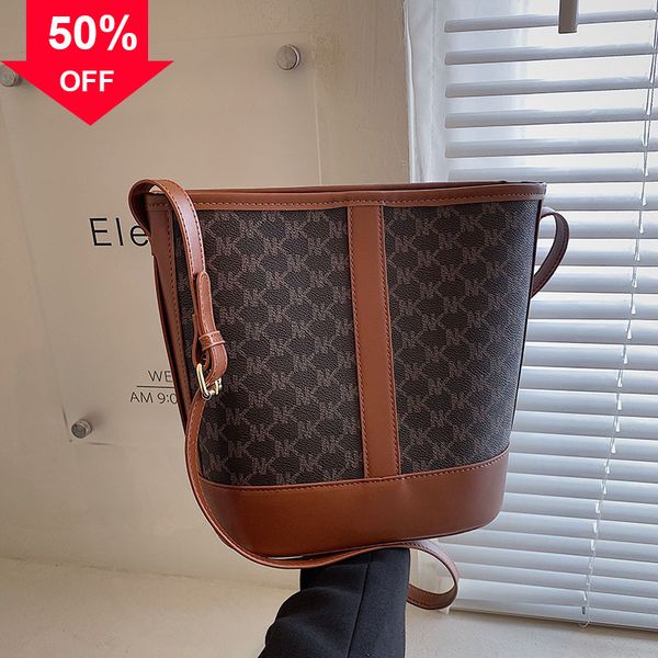

designer evening bag new shoulder mini hand women's bag 2022 new autumn fashion one oblique span bucket large capacity middle