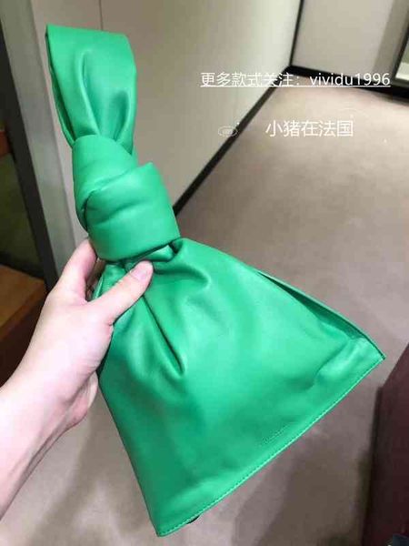 

designer bags 2022 green cassette woven waist bag woven square tofu botegaass totes luxury chain vintage cassette pillow square dumpling o1f
