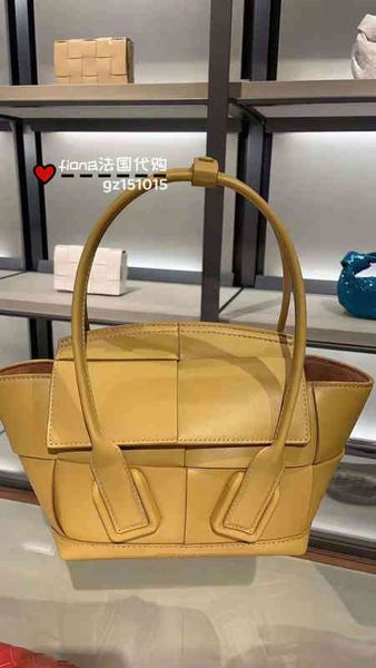 

designer bags 2022 green cassette woven waist bag woven square tofu botegaass totes luxury chain vintage cassette pillow square dumpling mls