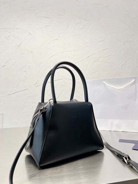 

designer designed handbag new color scheme for women's shoulder bag