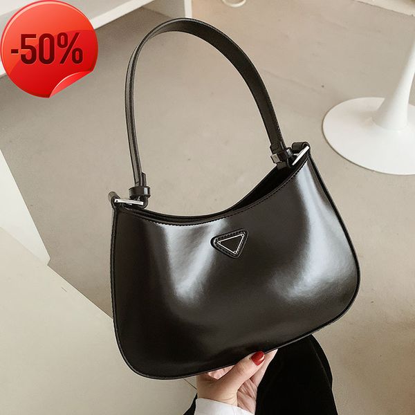 

50% off factory clearance specials clutch bags evening wallets ladies shoulder new women's 2022 simple fashion red one underarm