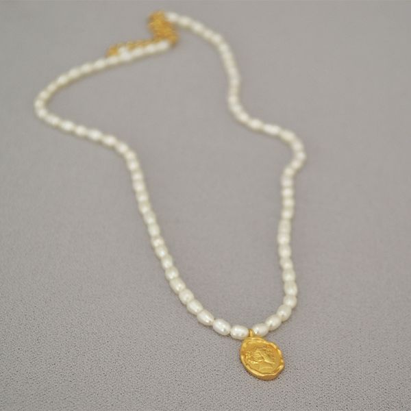 

classic retro fresh water pearl queen head pendant necklace for women gift, Silver