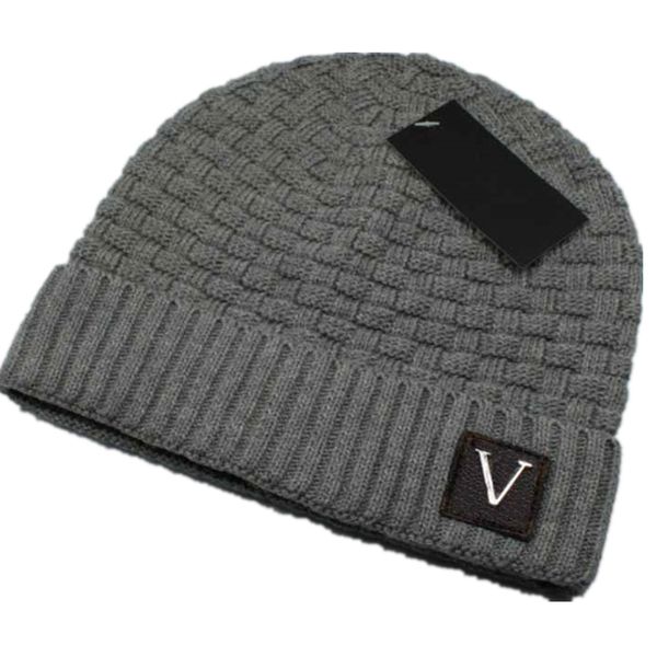 

fashion designer men winter beanie high-quality knitted cotton warm hat classical sports skull caps ladies casual outdoor stripe cap beanies, Blue;gray