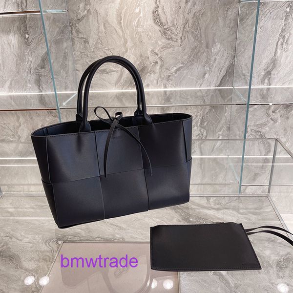 

cassette tote bags designer bottegas handbags venetas without the logo 2022 early spring new large capacity portable shopping bag leather si