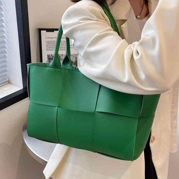 

venetas designer bag bottegas handbag luxury women fashion shoulder crossbody bags versatile purses totes saddle venetta wallet aego