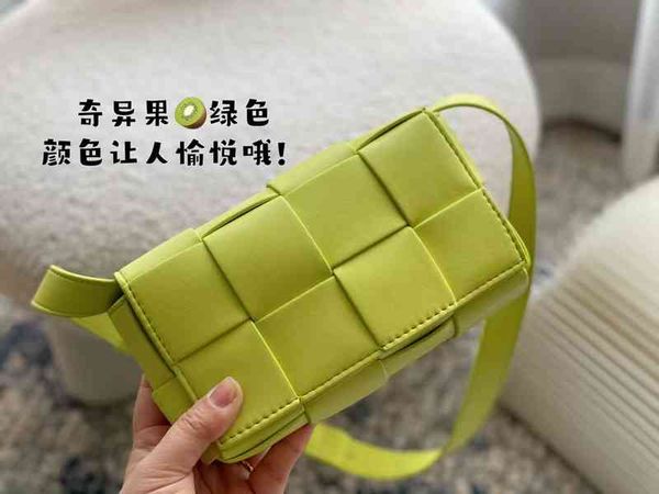 

designer bags 2022 green cassette woven waist bag woven square tofu botegaass totes luxury chain vintage cassette pillow square dumpling iu9