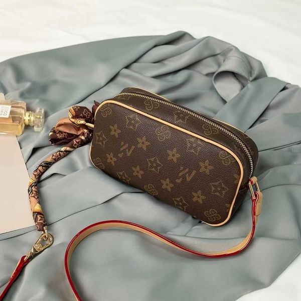 

women's bag new antique shoulder bag underarm french stick bag trend