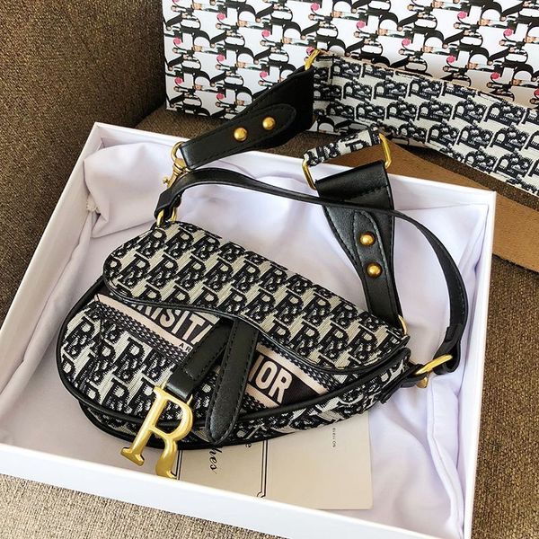 

5afashion designer bags for women ladies luxury embroidery vintage hardware quality christain saddles bag handbags ladies crossbody one shou