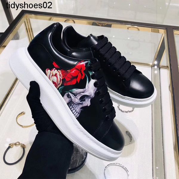 

3d electric embroidery chaomai kun small white shoes men's and women's genuine leather stars' same muffin thick sole versatil, Black