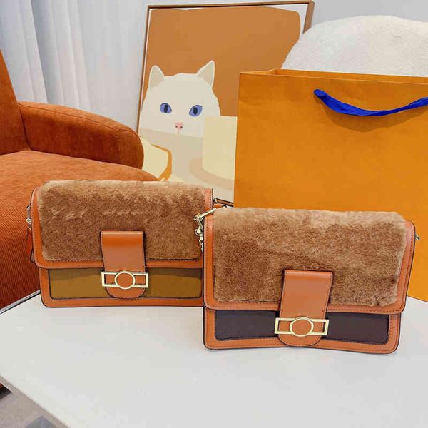

shoulder bag chain handbag autumn winter luxury designer women hairy crossbody messenger bags classic letter print wallet 220921