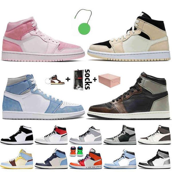 

boots with box jumpman 1 1s women mens basketball shoes mid digital pink barely orange trainers 2023 fashion high og hyper royal patina snea, Black