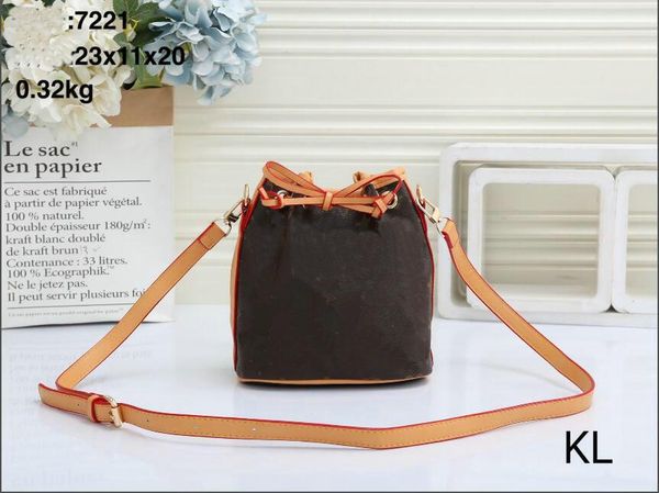 

High Quality New Fashion Famous Shoulder Bags Pu Leather Soho Bag Cross body Pure Color Flap Women Handbag Purse rty 7721#23x11x20, Black