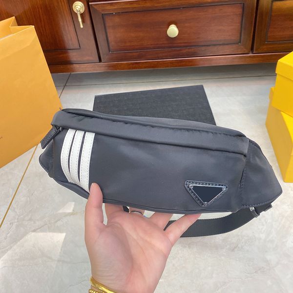 

womens designer crossbody bag triangle bum bags fanny pack mens luxury shoulder bags fashion waist bags chest bumbag cross body handbags pur