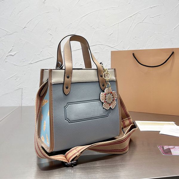 

designer tote bag large shopping bag fashion flower handbag women metal embellished shoulder crossbody bags in four colors 2022