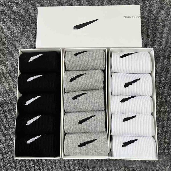 

socks boxed 5 pairs of socks for and medium long tube five sport black white1