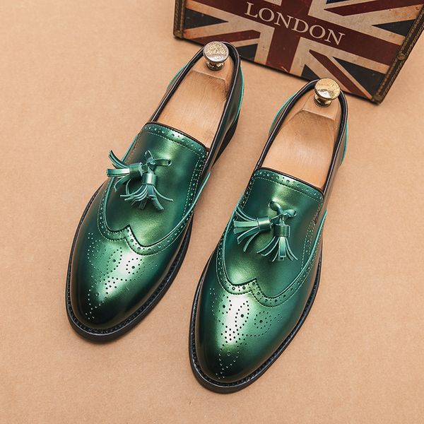 

Brogues Loafers Men Shoes Solid Color Shiny PU Round Head Carved Tassel Business Casual Wedding Party Daily AD214, Clear