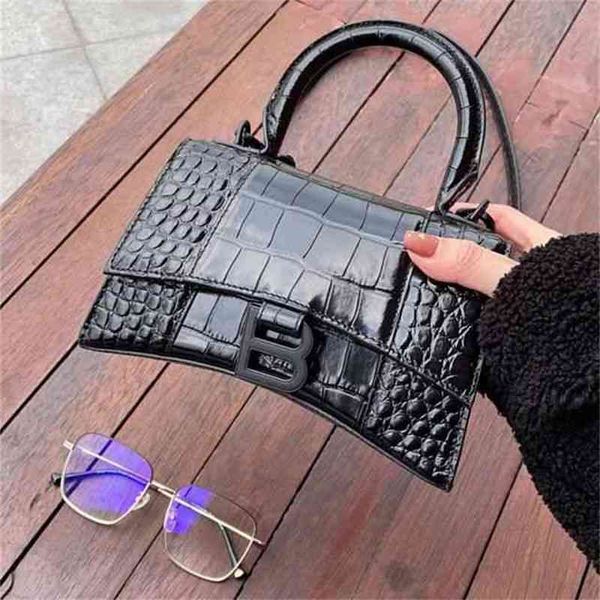 

french minority designers ltaly balencaigabag 2022 high sense hourglass versatile fashion women's single shoul