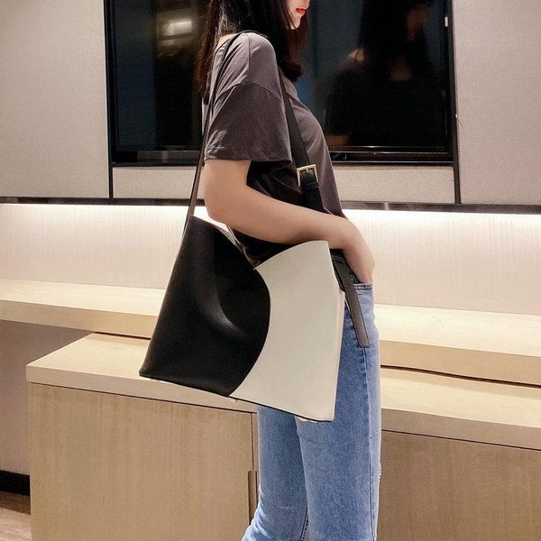 

stitching contrast color artwork shoulder diagonal bucket bags for women designer 2022 cow leather single casual bag