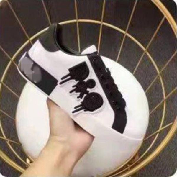 

2022 designer sneakers shoes the fashion women men's leather lace up platform oversized sole white black casual hcmkjj0001 hag