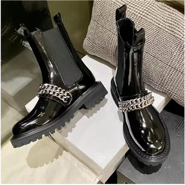

2022 short boots martin knight boots metal chain chelsea women s leather luxury fashion thick heel round head british style chimney designer, Black