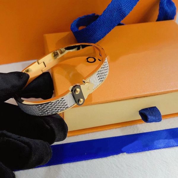 

2022 brand woman bangle with floral designs fashion women bracelet gold silver bangles luxury bracelets gift jewelry, Black