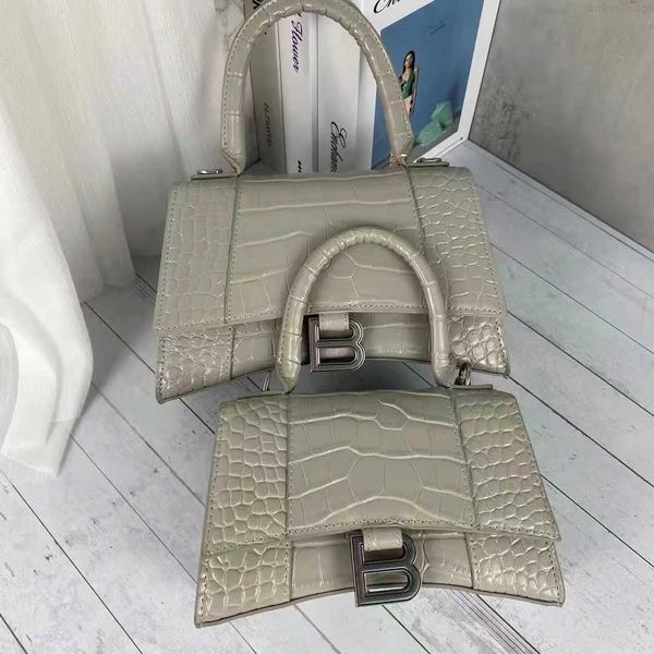 

designer balencigass hourglass bag quality 2022 new leather bshaped shoulder crossbody handbag fashionable versatile lxyz