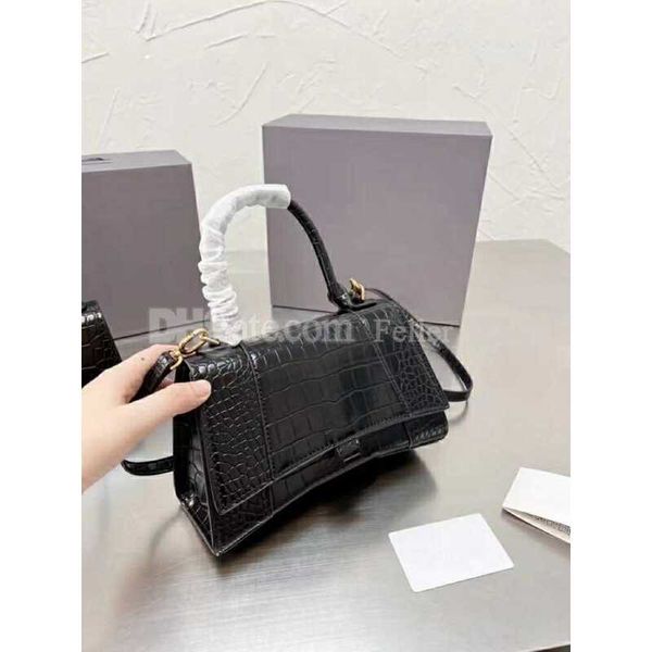 

2022 fashion women handbag luxury designer bags white black leather embroid
