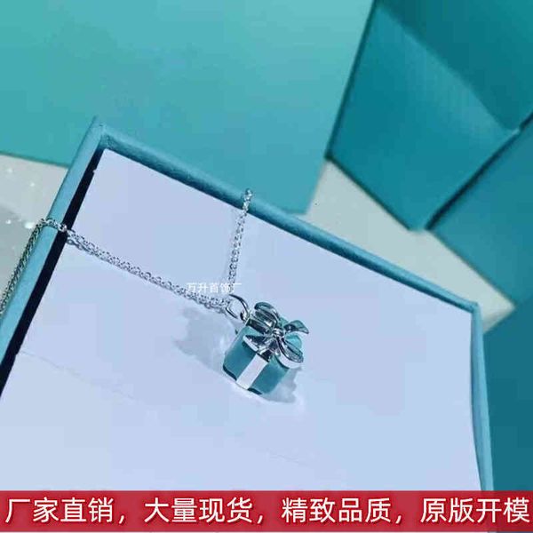 

dhl t home enamel gift box necklace female christmas gift box collarbone chain titanium steel pendant versatile valentine's day, Black