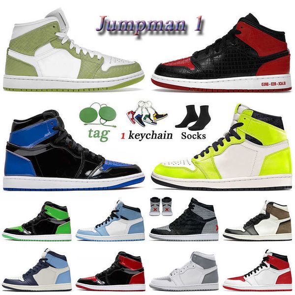 

wholesale designer shoes skateboard sneakers runnings sport outside classic casual men women leather embroidered ace bee black white for dun