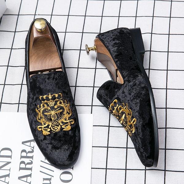 

embroidery crown loafers men shoes solid color artificial suede hand-embroidered simple classic british party wedding business pointed shoes, Black