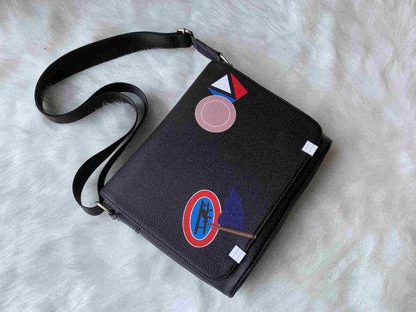 

2022 new classic fashion men messenger bags cross body bag school bookbag should 41213 with dust bag frame