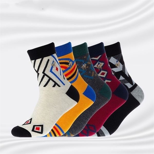 

men's socks 5 pairs autumn winter cotton trend casual tube men socks british style jacquard socks 220923, Black