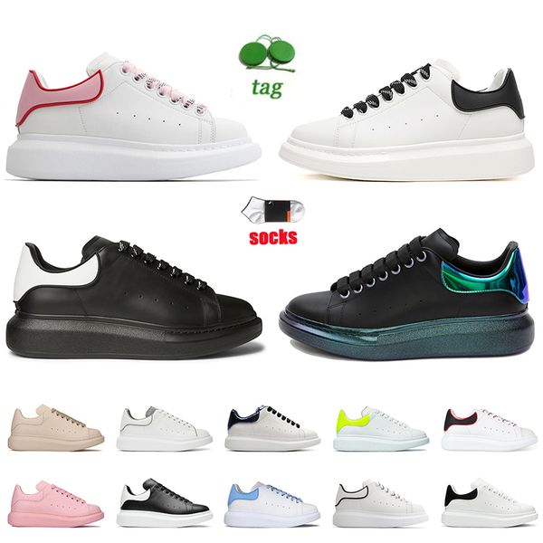 

designer oversizeds sneakers luxury shoes men woman leather platform white black pink iridescent womens running sneaker mcsqueens with socks
