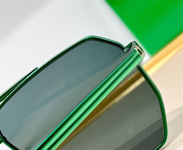 

fashion popular designer 1012 mens and women sunglasses classic pilot square shape metal sun glasses trend all-match s, White;black