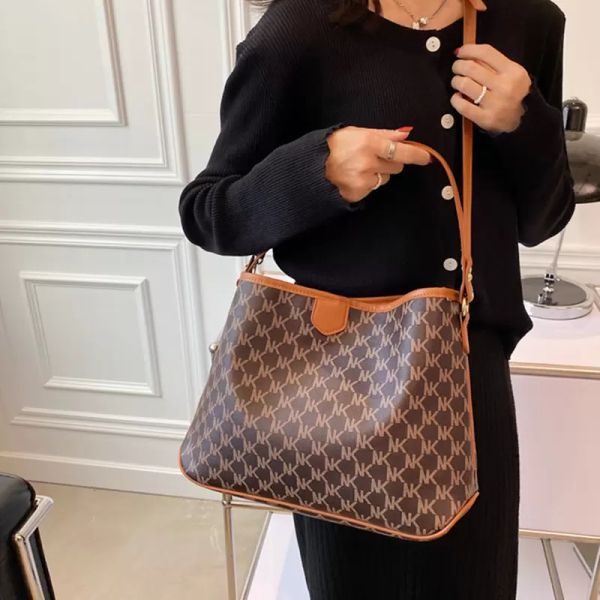 

high capacity women crossbody messenger bags 2022 luxury designer fashion clutches ladies shoulder bags totes handbags purses