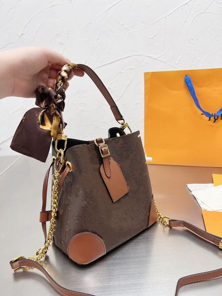 

2022designer shoulder bag women's old-fashioned bucket bag distribution scarves