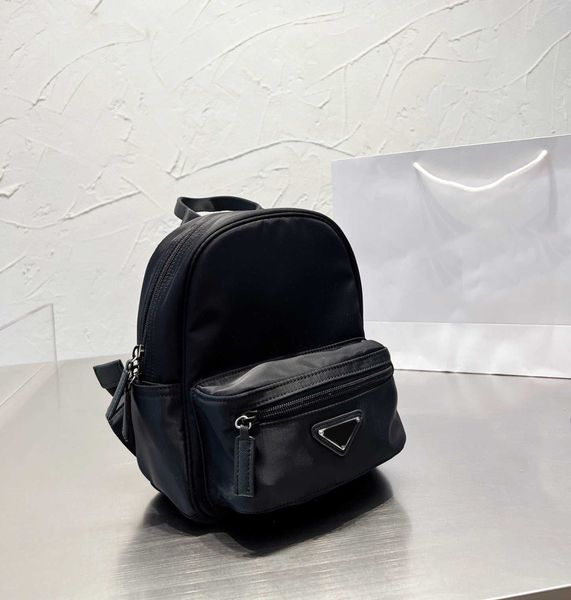 

backpack designer nylon shoulder bags classic handbags black triangle sign metal zipper multi pockets schoolbag 220926