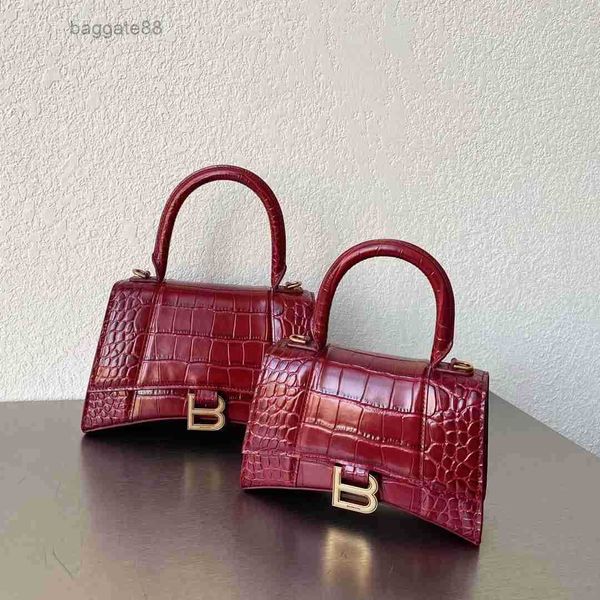 

buckle b 2022 fashion designer letter bags hourglass bbbalencaig'as home trend leather crocodile pattern single shoulder portable mess