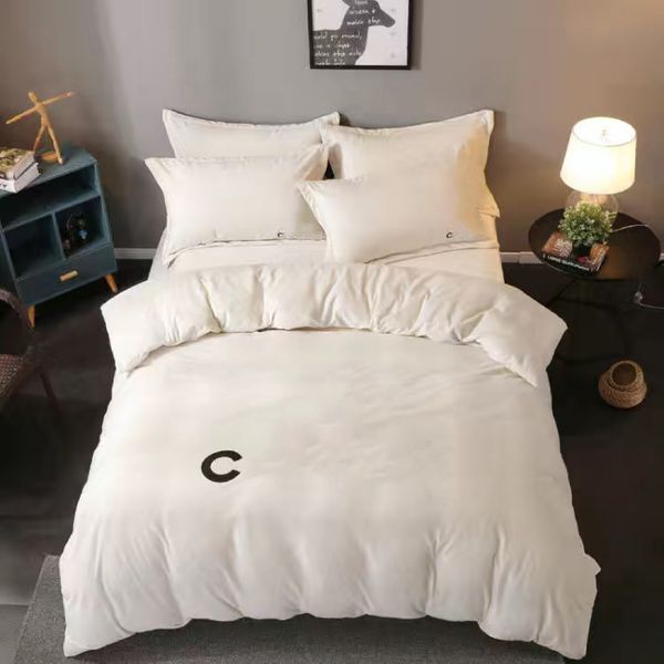 

luxury designer bedding sets 4pcs/set solid color velvet  king size duvet cover bed sheet fashion pillowcases