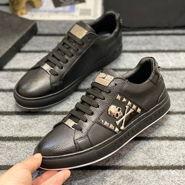 

2023 casual shoes trainer sneakers boots designer leather metal decoration men leathers joining together with calf color matching, Black