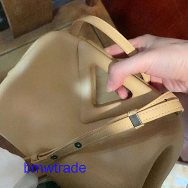 

bottegas bag point bags bottegas hands venetas price triangle hand crossbody with the brand 2023 new leather inve 1y2p 1dw1 n6lz