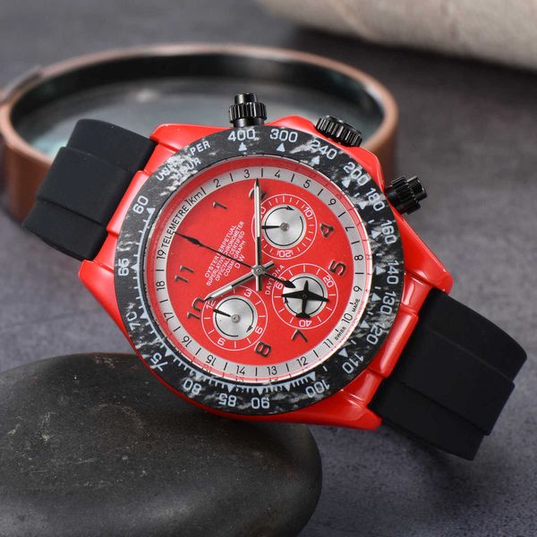 

watch 2022 commodity business men's labor quartz chronograph, Slivery;golden