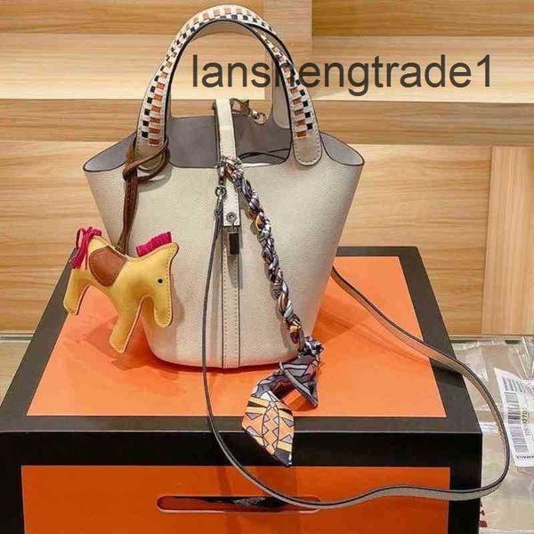 

designer bags luxurys herme handbag 2022 spring and summer fashion palm grain cowhide versatile vegetable bask 5zex lr16