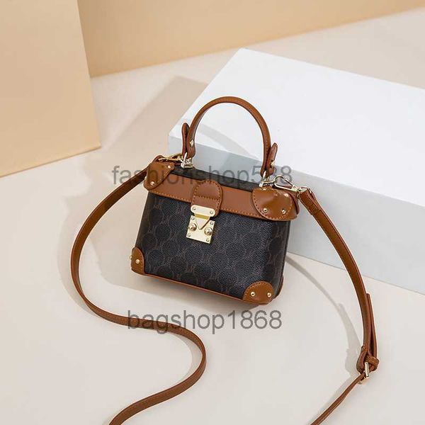 

niche design single shoulder bag 2022 retro portable small square bags light luxury handbag